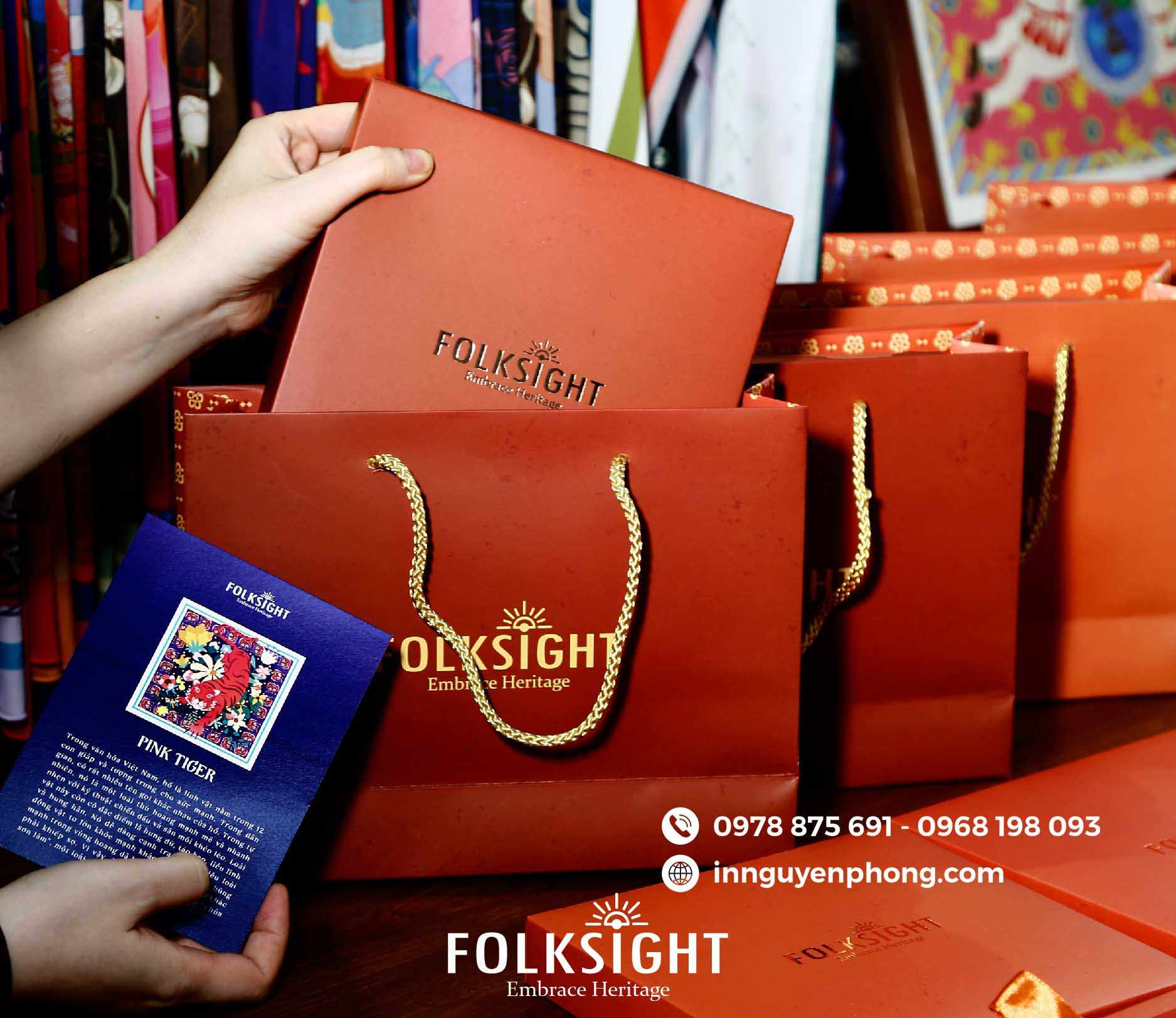 Mẫu túi giấy ép kim nổi bật 